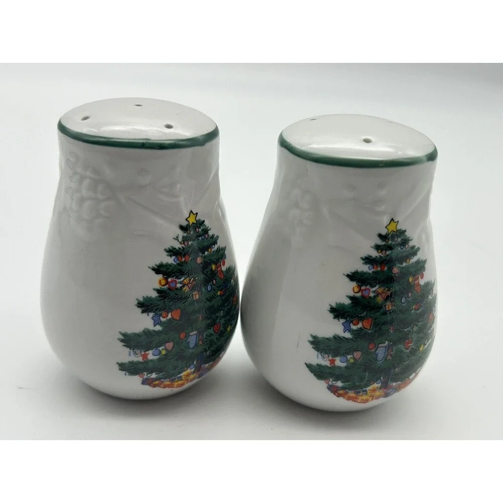 Vintage GEI Christmas Tree Salt Pepper Shakers Ceramic 1970 Holiday